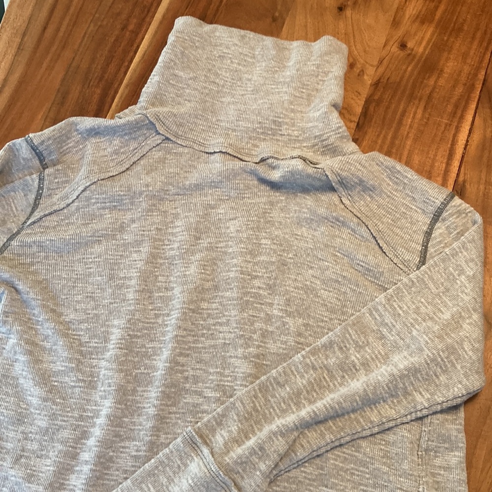 Free People open back cotton blend lightweight sweater top - Picture 2 of 13